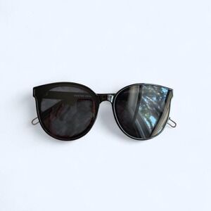 Foster Grant black women's sunglasses